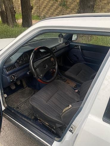 Mercedes-Benz W124: 1986 г., 2.3 л, Механика, Бензин, Седан — 5