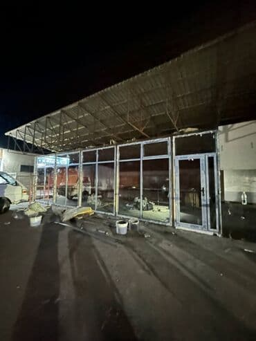 ешик дерезе: Буюртмага алюминий терезе, Терезе түрү: Витраждык, Акысыз орнотуу, Бөлүп төлөө жок — 12