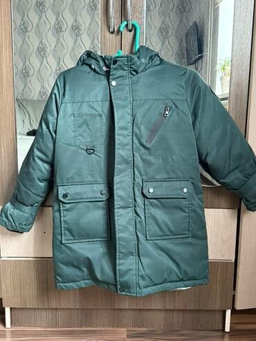 Детская зимняя парка, цвет тёмно‑зелёный. - Утеплённая, длина до at lalafo.kg Детская зимняя парка, цвет тёмно‑зелёный. - Утеплённая, длина до