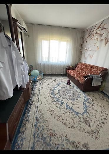 продаю 4 комнатную квартиру: 2 комнаты, 52 м², 105 серия, 4 этаж — 9