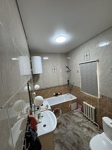 кара балта гоцтиниса: 3 этажный Танхаус вместе с цокольным этажом общая полезная площадь — 3