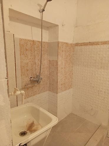 дешёвые дома: Комната в частном доме/квартире под отделку.2-комнаты,теплый — 1