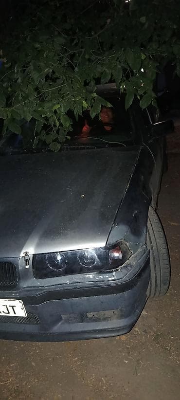 3х дверный: BMW 3 series: 1992 г., 1.8 л, Механика, Бензин, Седан — 6