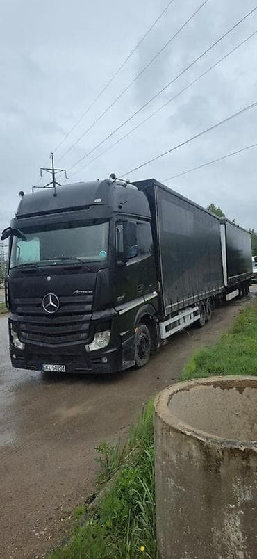 Тягач, Mercedes-Benz, Тентованный