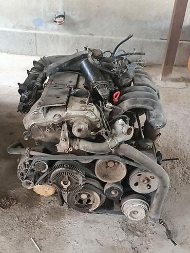 Продаю по запчастям есть все детали салона мотор м104 2.8 с коробкой