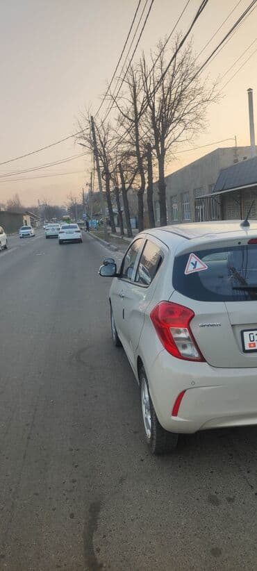 крыло нексия 1: Chevrolet Spark: 2018 г., 0.1 л, Автомат, Бензиновая, Хэтчбэк — 7