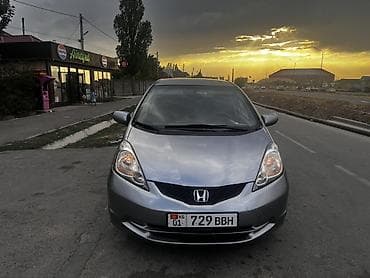 Honda Fit: 2009 г., 1.5 л, Автомат, Бензин
