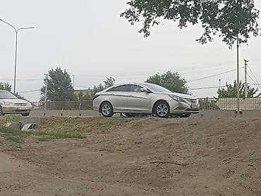 электрокар седан: Hyundai Sonata: 2012 г., Газ, Седан — 1