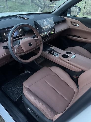 солнеч: Changan Uni-T: 2025 г., 1.5 л, Робот, Бензин, Кроссовер — 6