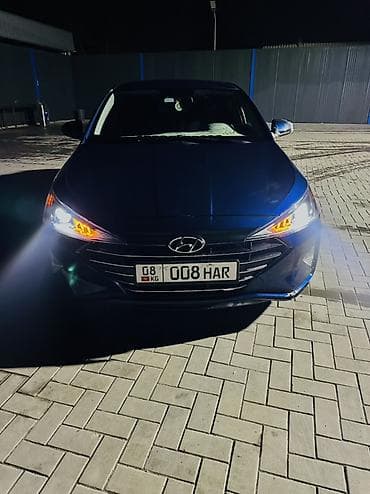 Hyundai Elantra: 2018 г., 2 л, Автомат, Бензин, Седан