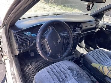 буд е 2: Opel Vectra: 1996 г., 2 л, Механика, Бензин, Хэтчбэк — 1