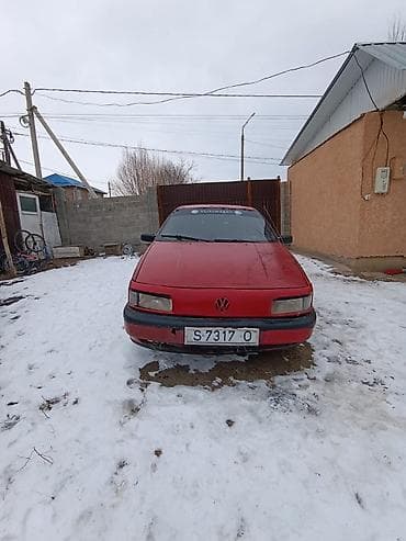 Volkswagen Passat: 1991 г., 1.8 л, Механика, Бензин, Седан