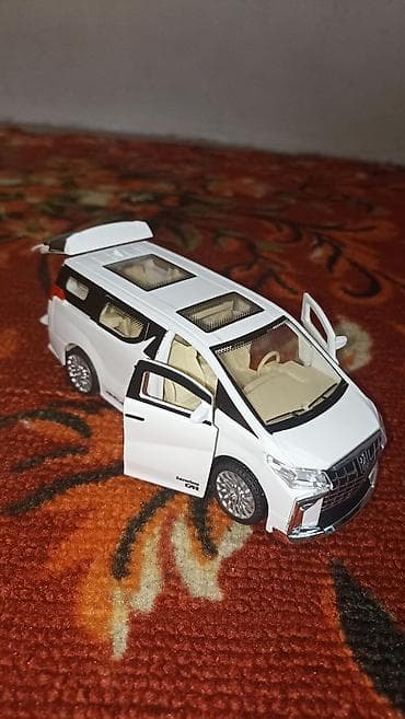 Toyota Alphard — 4