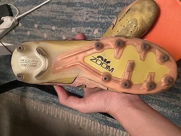 черные часы: Футбольные бутсы Nike Mercurial с технологией Air Zoom - Модель: Nike — 3
