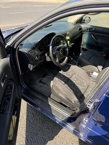 авто рага: Volkswagen Golf: 1999 г., 1.6 л, Кол менен иштөөчү, Бензин, Хетчбек — 9