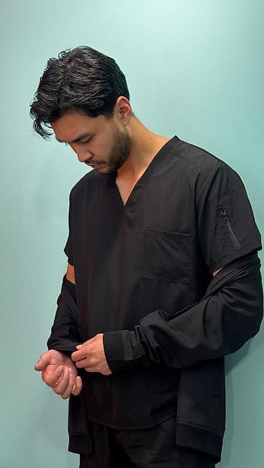 спес одежда: Мужской медицинский комплект (scrubs) . Состав набора: - Верх — 1