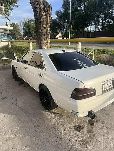 Datsun: Nissan Laurel: 2000 г., 2.5 л, Автомат, Бензин, Седан — 5