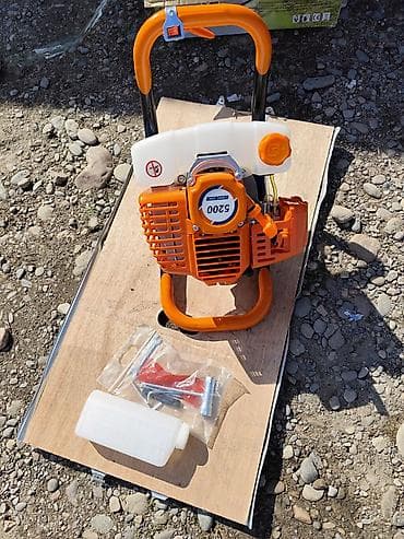 бур земли: Мотобур Смерч. (земляной бур) 5200, мощность 1.8 кВт. Комплектация: - — 3