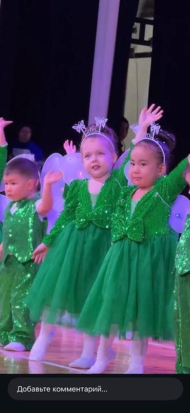 Сдаются на прокат платья зеленые с паетками на возраст от 3 до 6 лет