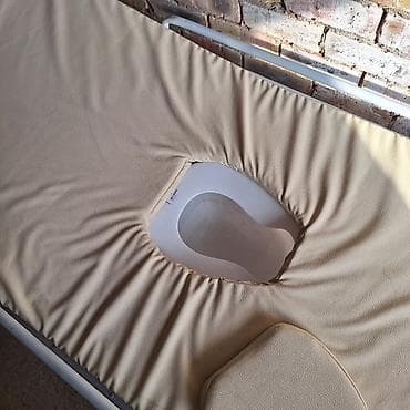 Медицинская мебель: Кушетка/кровать для ухода за лежачими больными с санитарным вырезом - — 4