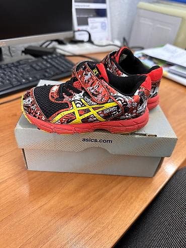 крассовки asics: Супер легкие кроссовки ASICS оригинал. ребенок не захочет снимать — 2