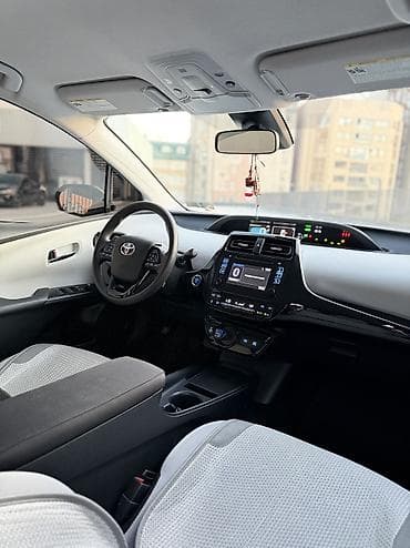рф авто: Toyota Prius: 2019 г., 1.8 л, Автомат, Гибрид, Лифтбек — 6