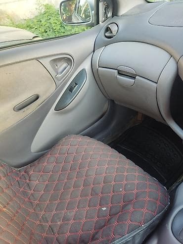 gac ayon s: Toyota Platz: 2000 г., 0.1 л, Автомат, Бензин, Седан — 2