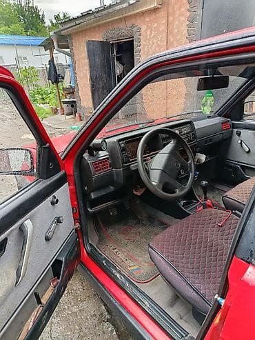 Volkswagen: Volkswagen Jetta: 1990 г., 1.6 л, Механика, Бензин, Седан — 4