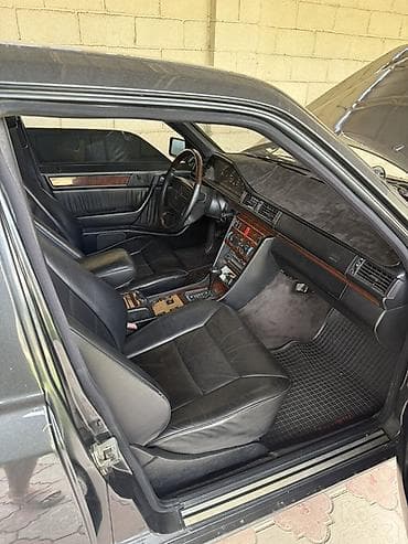 Mercedes-Benz W124: 1995 г., 3.2 л, Автомат, Бензин, Седан — 8