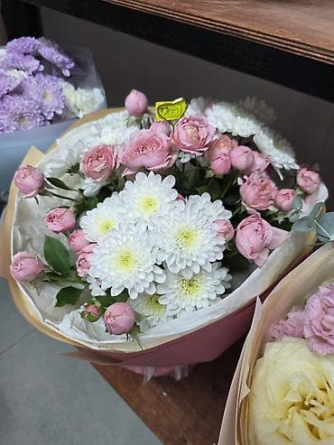 свидание: Букеты из свежих цветов в нежной розово‑белой гамме. Варианты — 4
