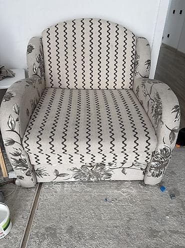 диванчик кресло: Кресло мягкое, широкое, с высоким округлым спинальным блоком и — 5