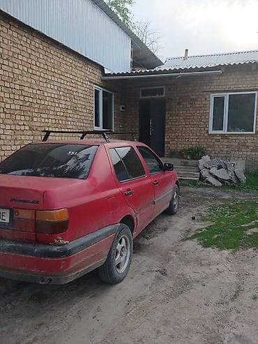 Volkswagen Vento: 1993 г., Механика, Бензин, Седан — 3