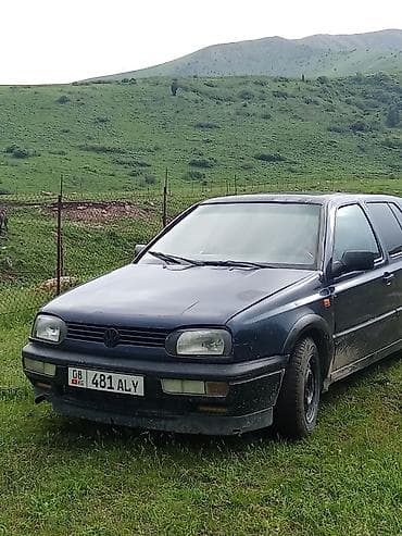 Продажа авто: Volkswagen Golf: 1992 г., 1.8 л, Механика, Бензин, Хэтчбэк — 4