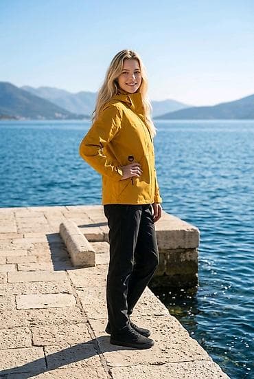 ско: Лёгкость, стиль и защита в одном образе 😍 Та самая ветровка, которую — 10