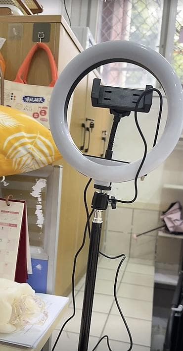 камера на фикс: Кольцевая LED-лампа на штативе с держателем для смартфона. - Диаметр — 1
