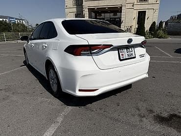 8: Toyota Corolla: 2021 г., 1.8 л, Автомат, Гибрид, Седан — 5