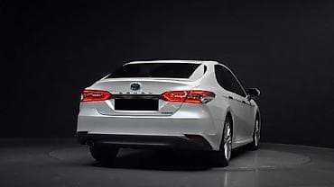 byd leopard: Toyota Camry: 2018 г., 2.5 л, Вариатор, Гибрид, Седан — 4