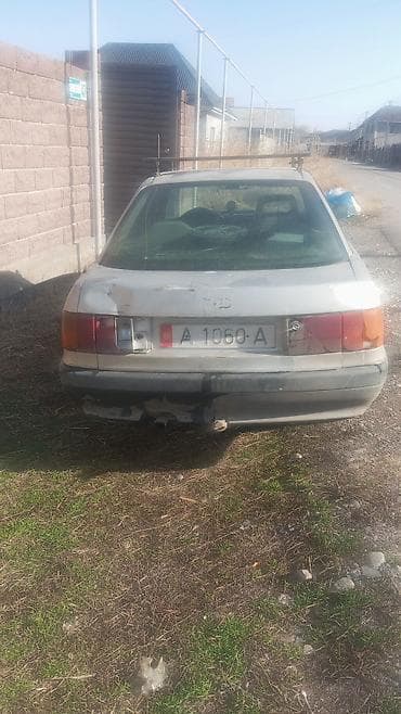 Audi 80: 1989 г., Седан