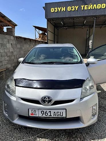 Toyota Prius: 2011 г., 1.8 л, Вариатор, Гибрид, Хэтчбэк