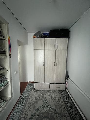 mega hous: Продается частный дом с участком 4 соток Район пишпек, главная улица — 3