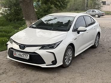 бублик машина: Toyota Corolla: 2022 г., Гибрид, Седан — 1
