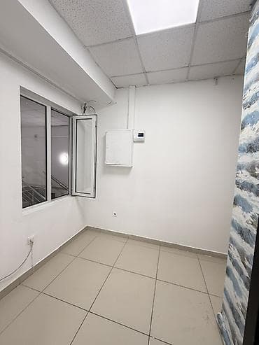 офис бишкек: Сдается коммерческое помещение 50 м². 1 линия вход с улицы — 5