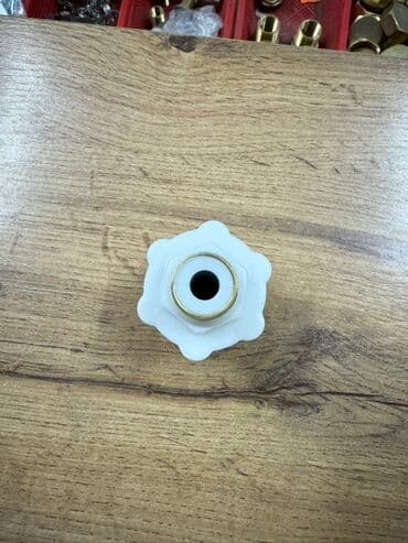 направляющие лампы: Белый пластиковый патрон для лампы с резьбовым основанием и контактной — 3