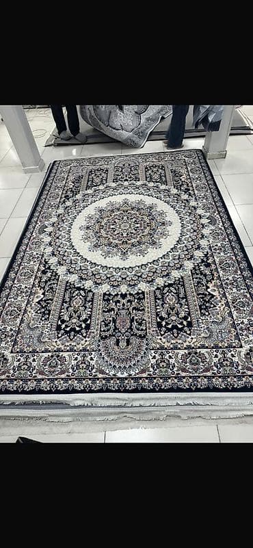 - Женская сумка-клатч с тиснением под крокодила. - Формат: вытянутый — 6