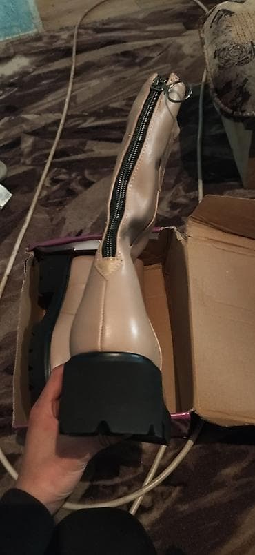 женские ботильены: Женские бежевые ботинки/полусапоги на тракторной подошве - Размер: 37 — 4