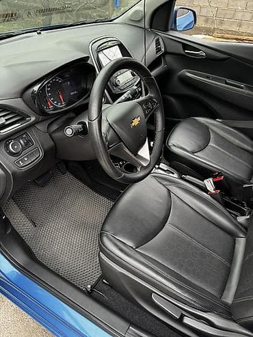Chevrolet: Chevrolet Spark: 2018 г., 1 л, Вариатор, Бензин, Хэтчбэк — 10