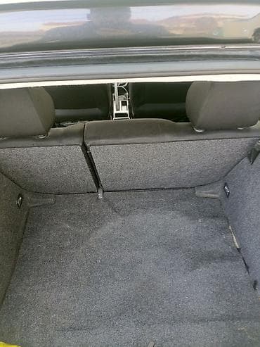 Унаа сатуу: Volkswagen Golf: 2001 г., 1.6 л, Кол менен иштөөчү, Бензин, Хетчбек — 9