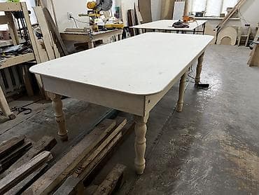 Офис эмереги: Низкие столы. Из дерева. Длина 244 см ширина 90 см. Очень прочный — 6