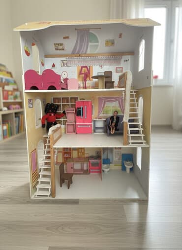 Большой трехэтажный кукольный домик с мебелью и аксессуарами. В доме at lalafo.kg Большой трехэтажный кукольный домик с мебелью и аксессуарами. В доме