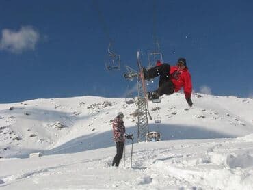 Инструктор лыжи сноуборд час 1.800 сом весь день 7.500сом опыт — 2